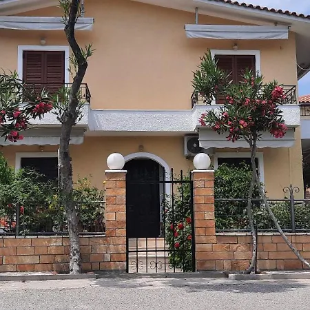 Koula's Apartment *